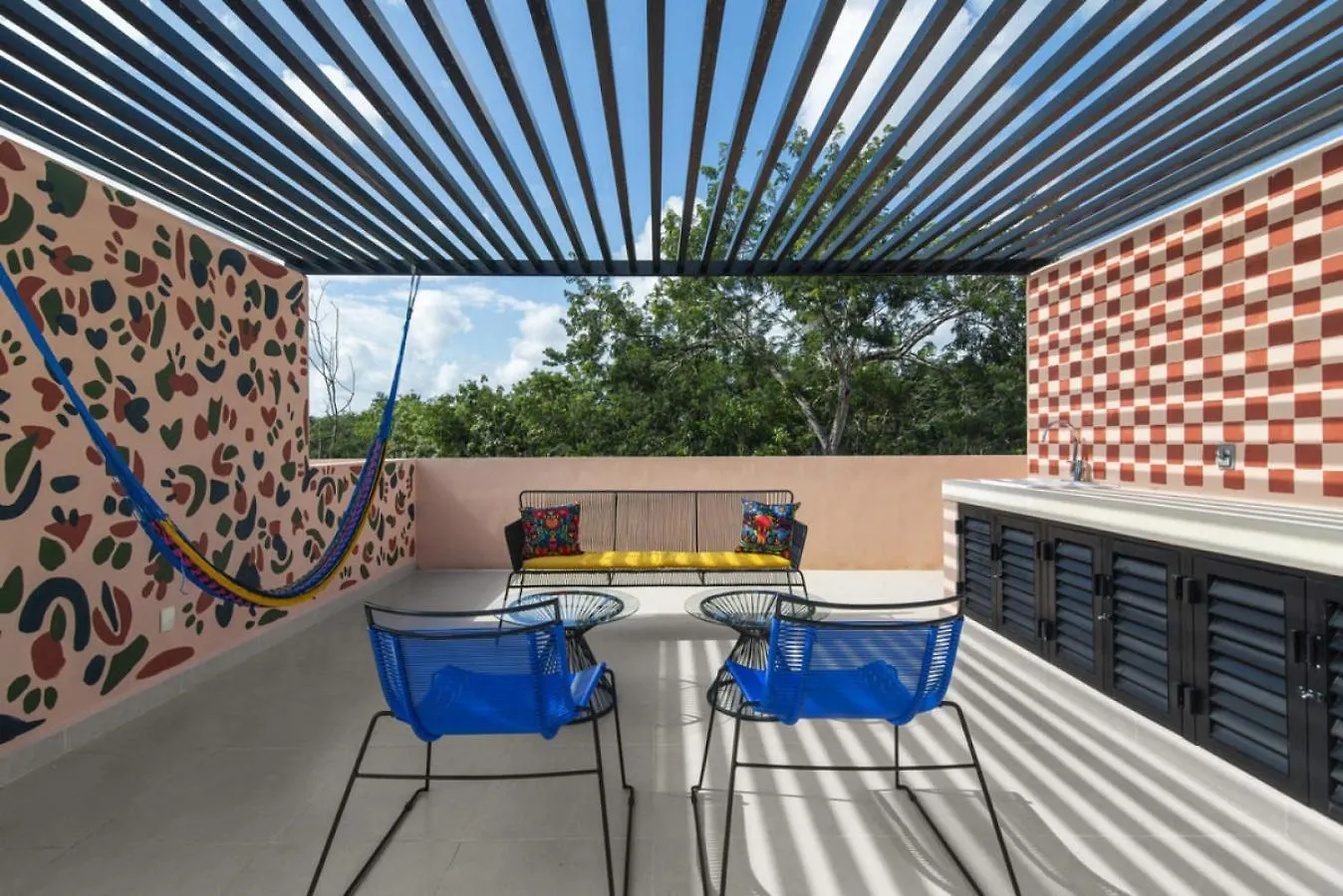 Nyaraló Shes Moody Tulum 3 Bed Penthouse With Yard Pools Rooftop Aircon 15 Minute Drive To The Beach
