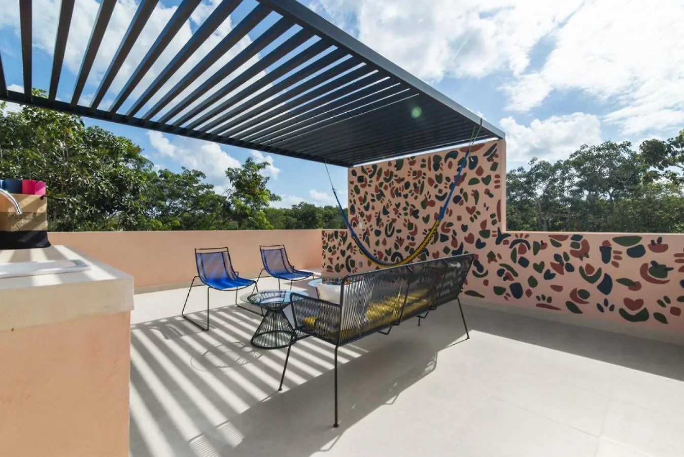 Shes Moody Tulum 3 Bed Penthouse With Yard Pools Rooftop Aircon 15 Minute Drive To The Beach Holiday home