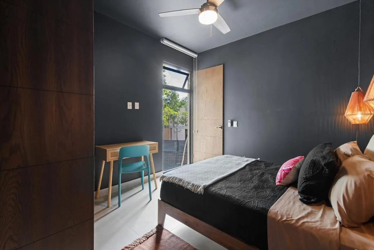 Shes Moody Tulum 3 Bed Penthouse With Yard Pools Rooftop Aircon 15 Minute Drive To The Beach Holiday home