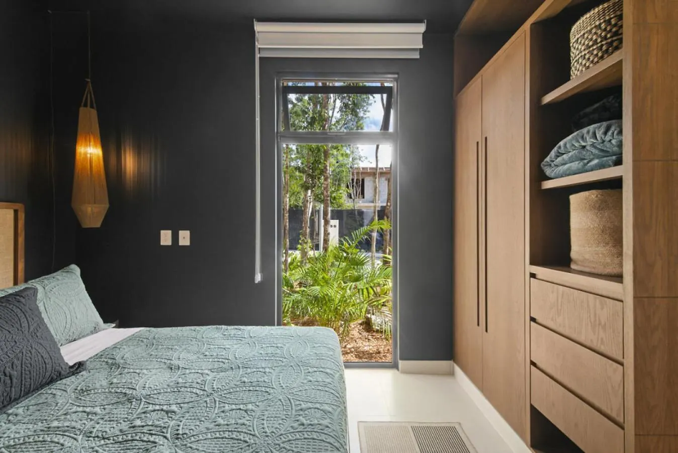 Shes Moody Tulum 3 Bed Penthouse With Yard Pools Rooftop Aircon 15 Minute Drive To The Beach 0*,