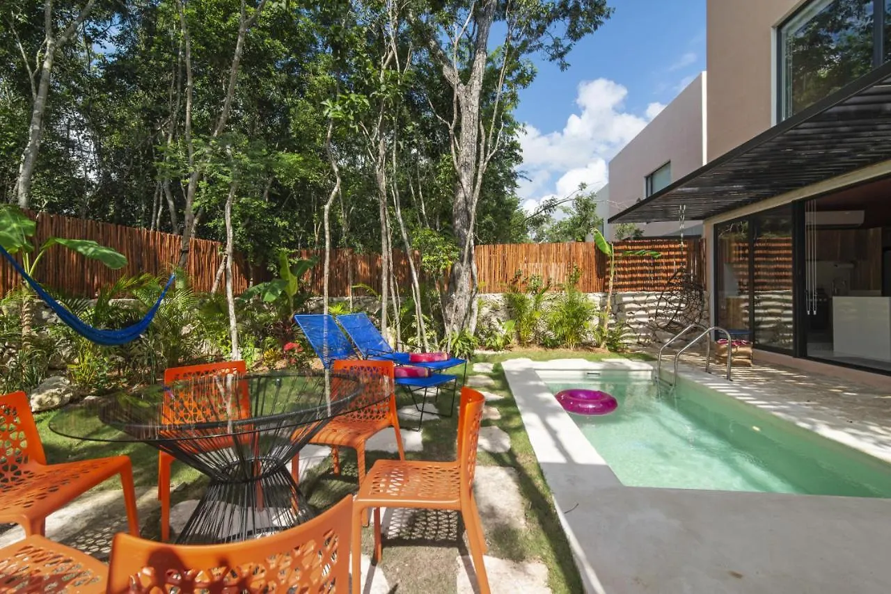 Shes Moody Tulum 3 Bed Penthouse With Yard Pools Rooftop Aircon 15 Minute Drive To The Beach 0*,